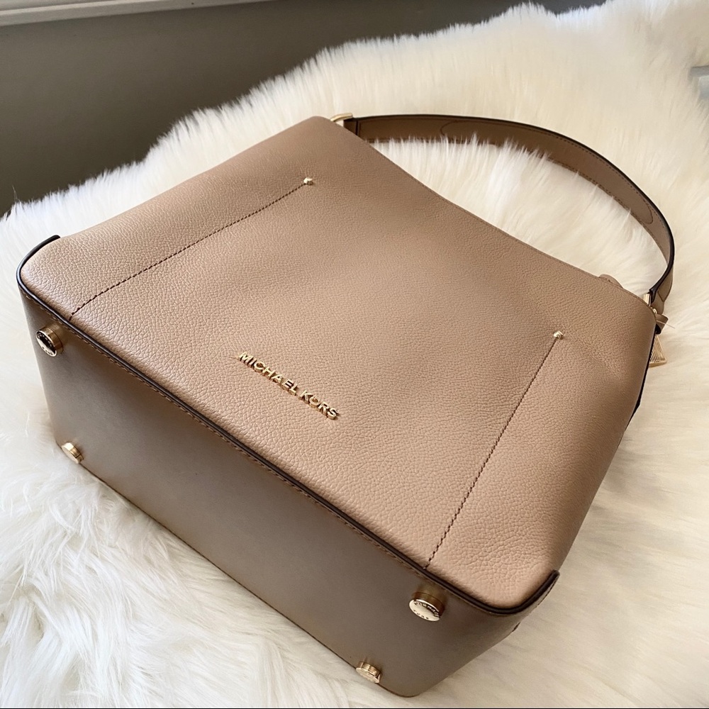 NWT Large Michael Kors Bucket Bag - Picture 2 of 8